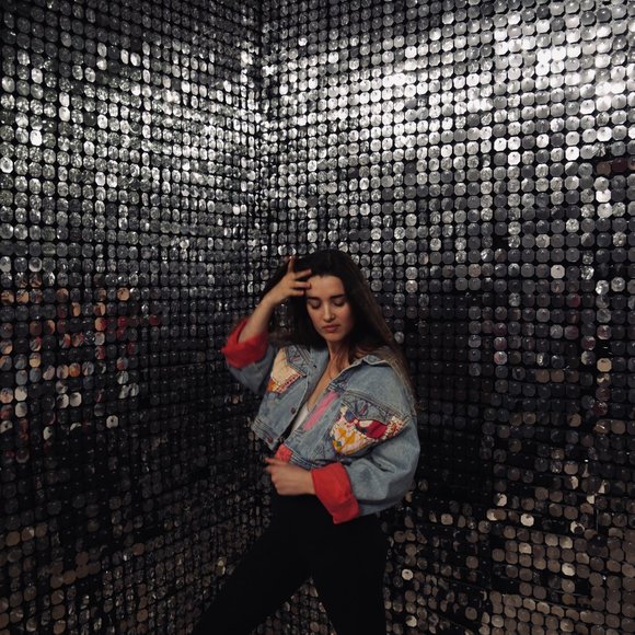 Meet your Posher, Theresa - Picture 1 of 1